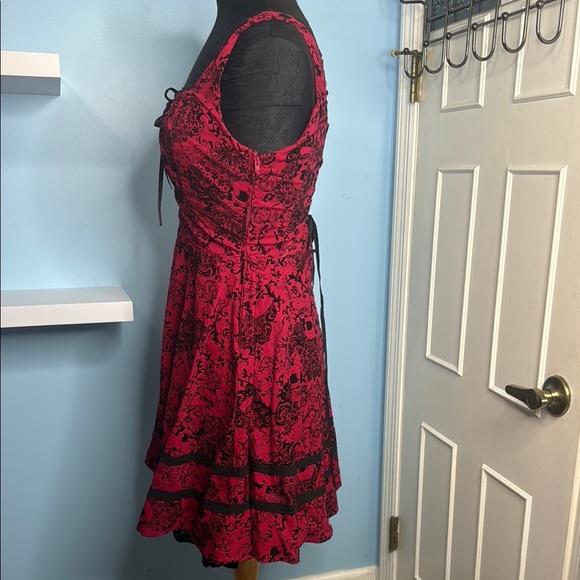 Hot topic Red & Black Flocked Filigree Skull Dress - Picture 4 of 14